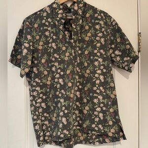 Reyn Spooner Hawaiian shirt size medium pineapple